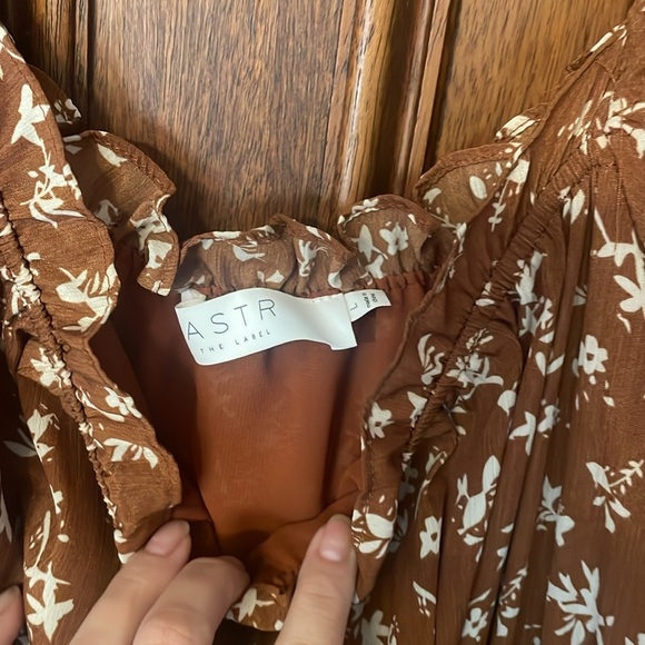ASTR the Label Floral Cinched Long Sleeve Midi Peasant Dress Sz. L - Picture 4 of 8
